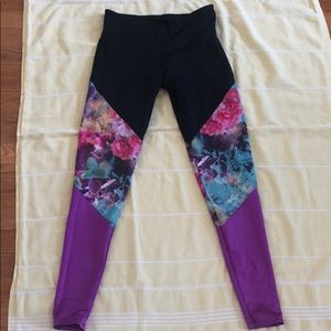 Color block leggings from Onzie.